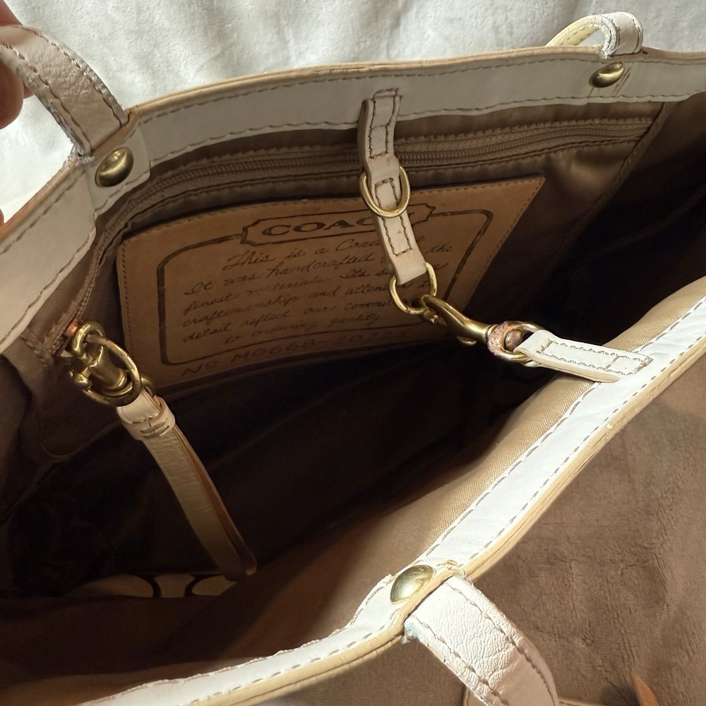 Coach Tote Bag Beige White Signature 10125 Beautiful Canvas with Keychains - Picture 4 of 9